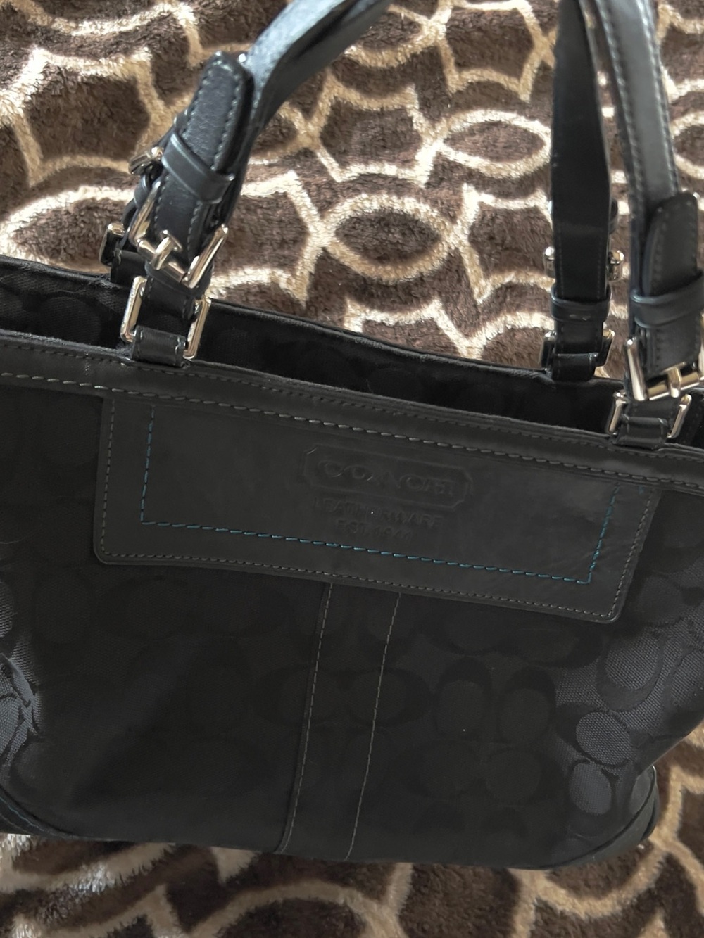 Coach Signature Gallery Vintage Tote - Medium Size - Picture 9 of 14